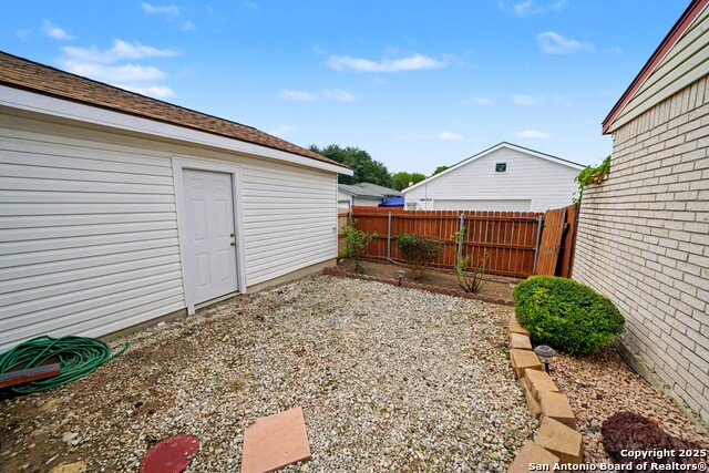 Listing photo id 30 for 632 Fern Meadow
