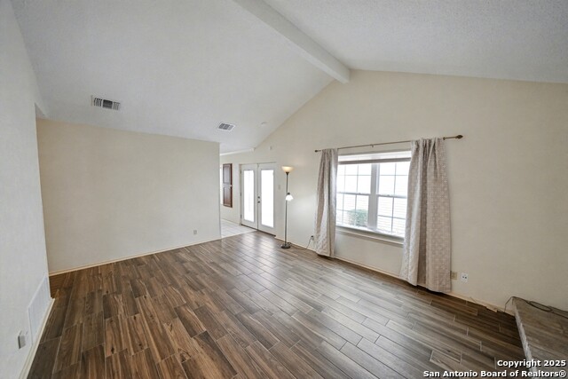 Listing photo id 4 for 632 Fern Meadow