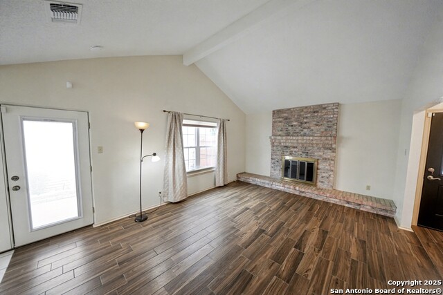 Listing photo id 5 for 632 Fern Meadow