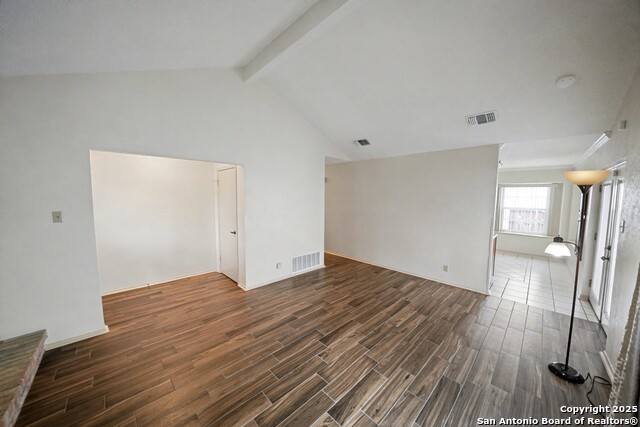 Listing photo id 7 for 632 Fern Meadow