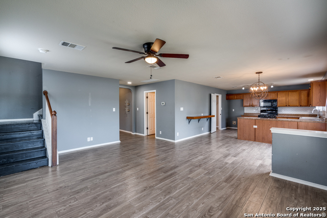 Listing photo id 6 for 5846 Imperial Topaz