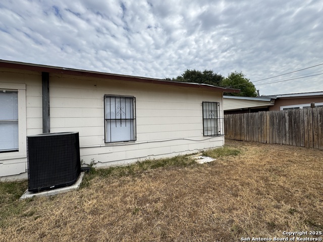 Image 11 of 13 For 4222 King Krest