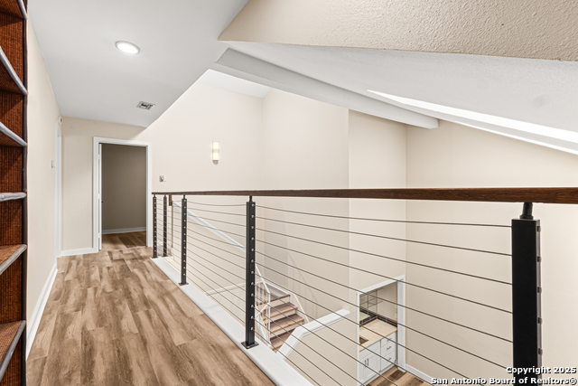 Listing photo id 8 for 3605 Hidden Dr  B4