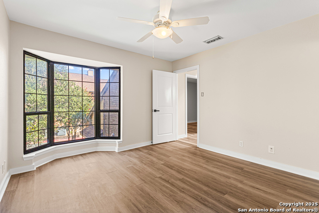 Listing photo id 16 for 3605 Hidden Dr  B4