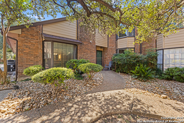 Listing photo id 0 for 3605 Hidden Dr  B4