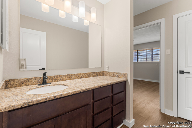 Listing photo id 19 for 3605 Hidden Dr  B4