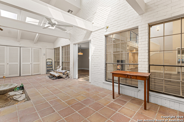 Listing photo id 20 for 3605 Hidden Dr  B4