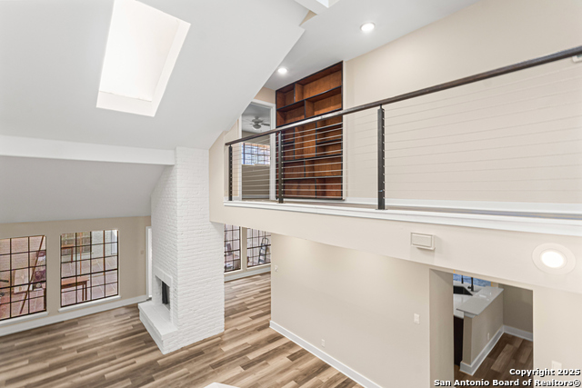 Listing photo id 2 for 3605 Hidden Dr  B4