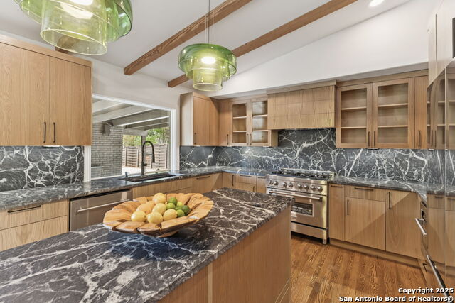 Image 21 of 85 For 1008 Canterbury Hill