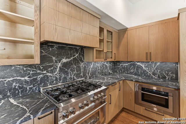 Image 23 of 85 For 1008 Canterbury Hill