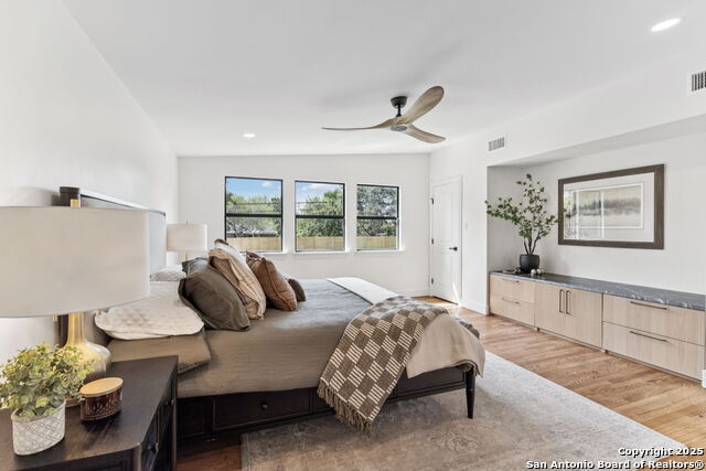 Image 39 of 85 For 1008 Canterbury Hill