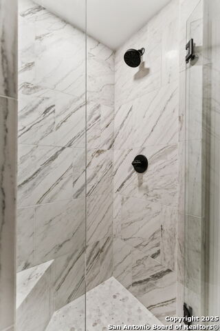 Image 49 of 85 For 1008 Canterbury Hill