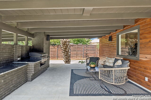 Image 54 of 85 For 1008 Canterbury Hill