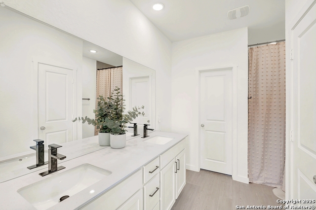 Listing photo id 14 for 5032 Palo Duro