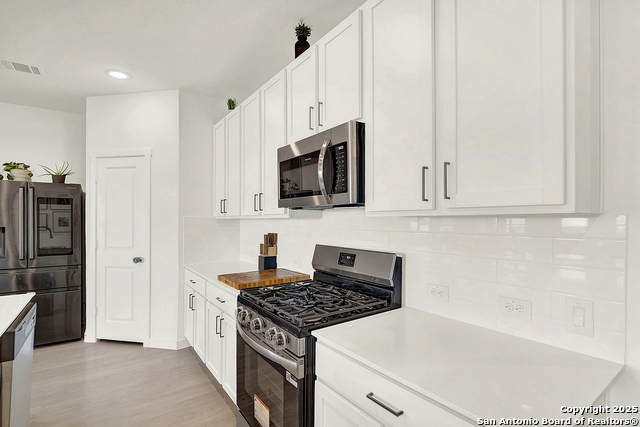 Listing photo id 3 for 5032 Palo Duro