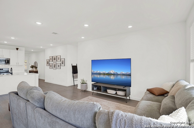 Listing photo id 7 for 5032 Palo Duro