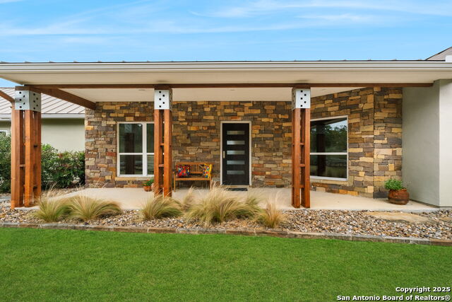 Image 13 of 67 For 128 Skylight Trail