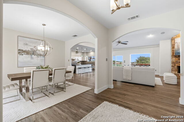 Image 16 of 67 For 128 Skylight Trail