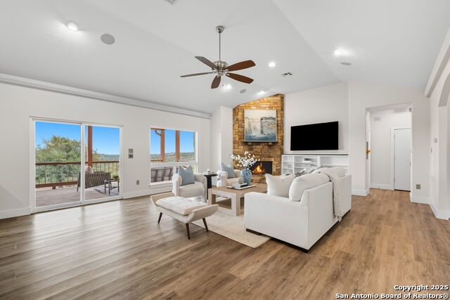 Image 17 of 67 For 128 Skylight Trail