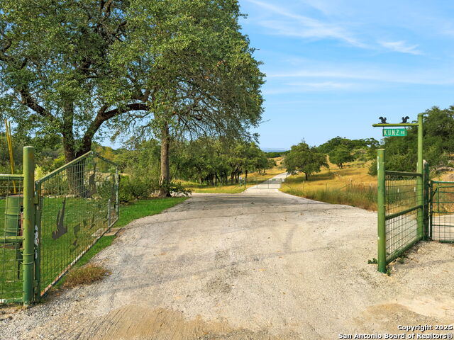 Image 2 of 67 For 128 Skylight Trail