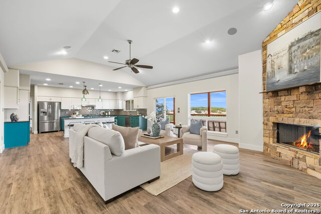 Image 20 of 67 For 128 Skylight Trail