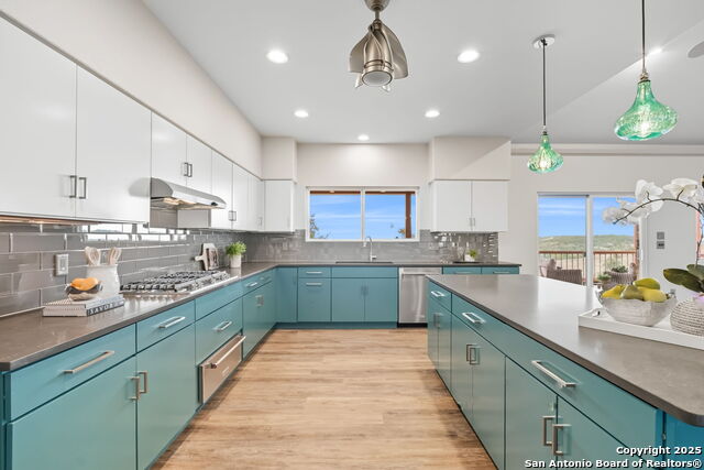 Image 23 of 67 For 128 Skylight Trail