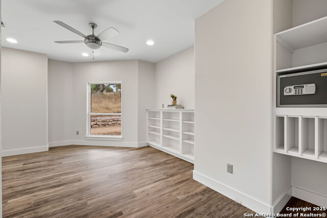 Image 25 of 67 For 128 Skylight Trail