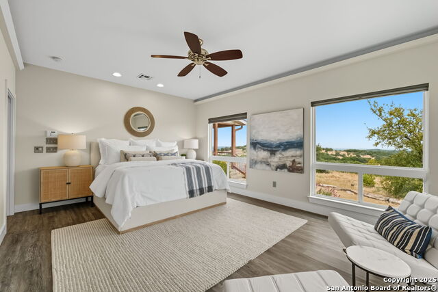 Image 27 of 67 For 128 Skylight Trail