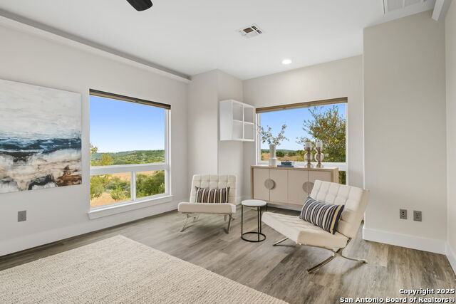 Image 29 of 67 For 128 Skylight Trail