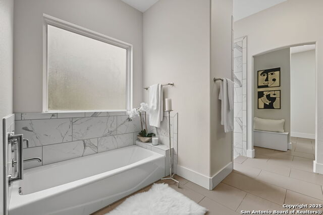 Image 31 of 67 For 128 Skylight Trail