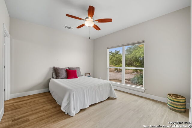 Image 39 of 67 For 128 Skylight Trail