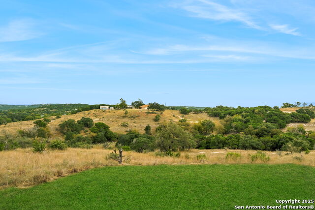 Image 4 of 67 For 128 Skylight Trail