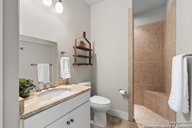 Image 40 of 67 For 128 Skylight Trail