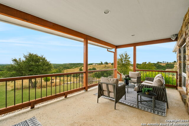 Image 44 of 67 For 128 Skylight Trail