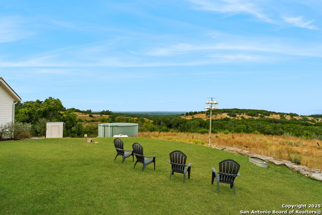 Image 45 of 67 For 128 Skylight Trail