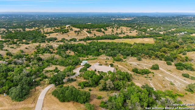 Image 49 of 67 For 128 Skylight Trail