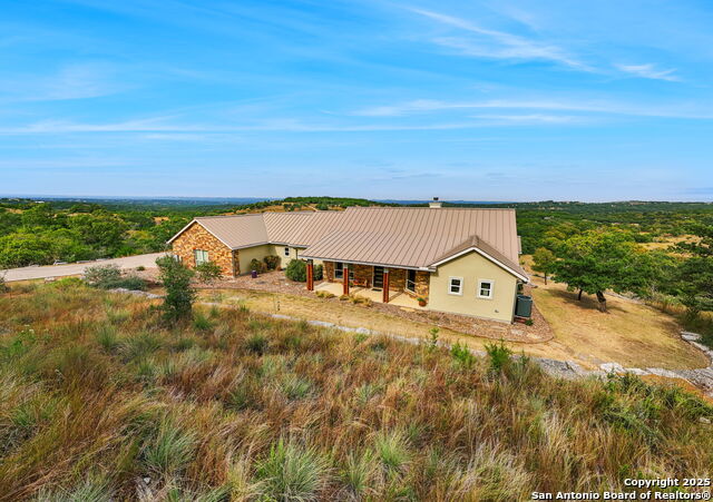 Image 51 of 67 For 128 Skylight Trail