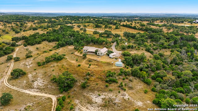 Image 53 of 67 For 128 Skylight Trail