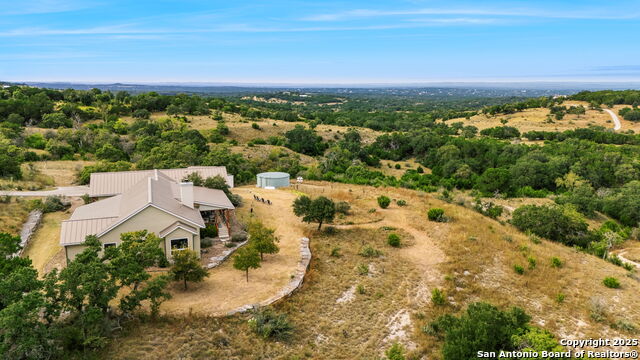 Image 54 of 67 For 128 Skylight Trail