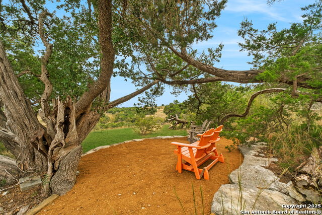 Image 8 of 67 For 128 Skylight Trail