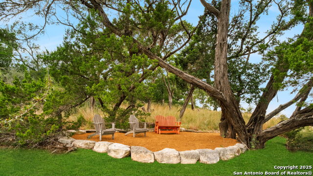 Image 9 of 67 For 128 Skylight Trail