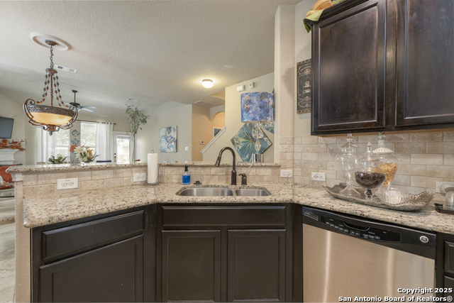 Image 11 of 37 For 608 Saddlehorn Way