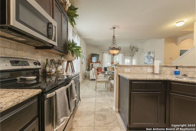 Image 13 of 37 For 608 Saddlehorn Way