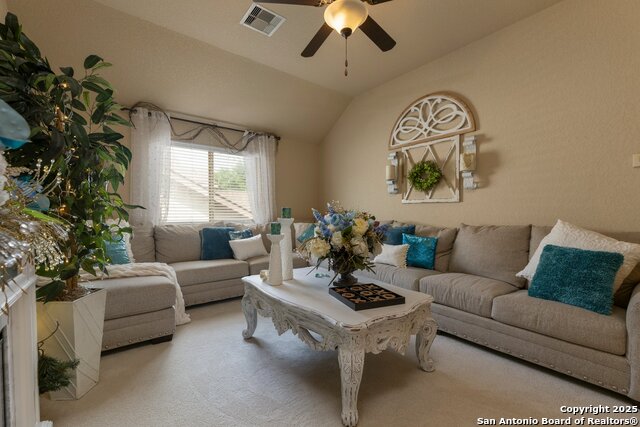 Image 23 of 37 For 608 Saddlehorn Way