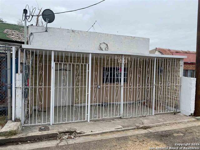 Details for 1817 1-2 Lincoln St, Laredo, TX 78040