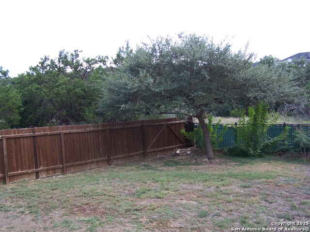 Listing photo id 13 for 23223 Treemont