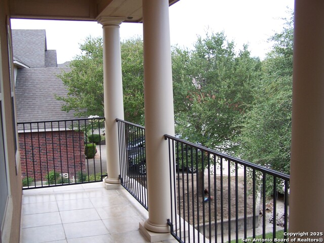 Listing photo id 34 for 23223 Treemont