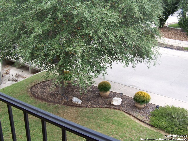 Listing photo id 35 for 23223 Treemont
