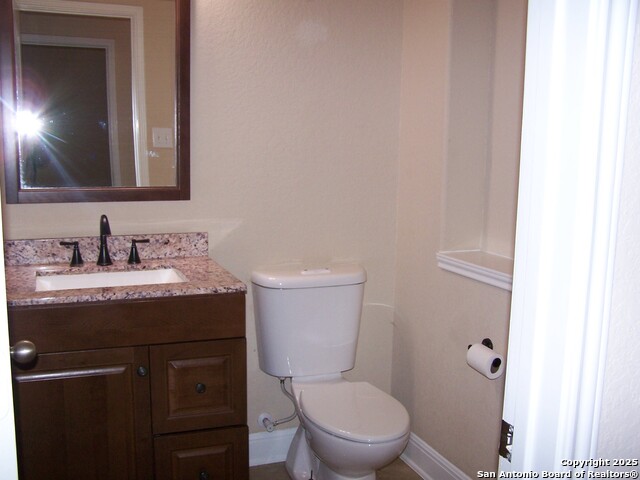 Listing photo id 2 for 23223 Treemont
