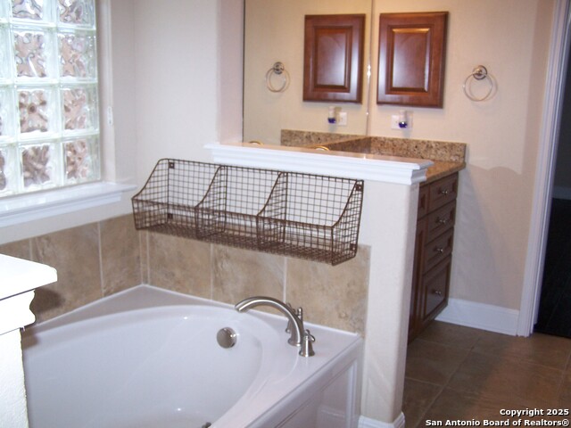 Listing photo id 7 for 23223 Treemont